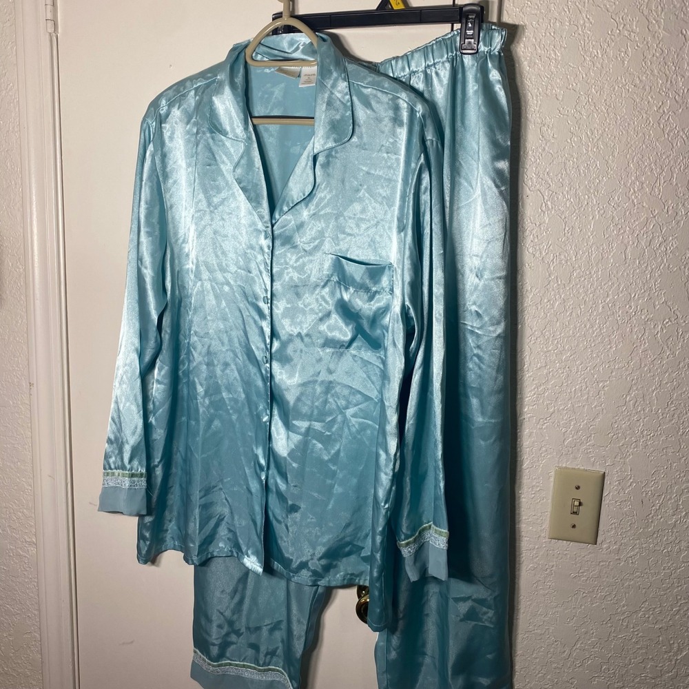 Gilligan & O'Malley Womens XL Blue Satin Pajamaโ Set Lace Trim Long Sleeve Pants
